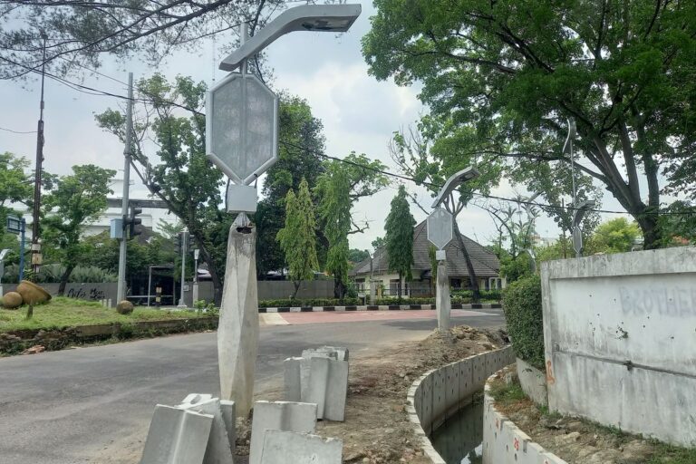 Pencabutan Lampu Pocong di Medan Proyek yang Tak Terwujud dan Dampaknya